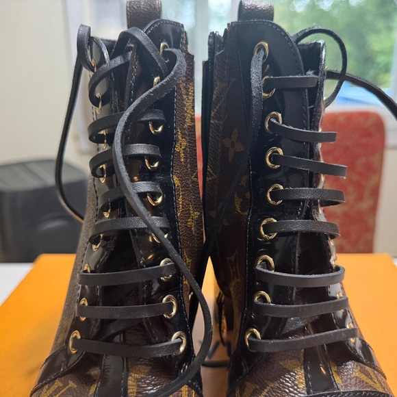 Louis Vuitton Patent Calfskin Monogram Star Trail Ankle Boots Size 37.5 Black - Picture 14 of 16